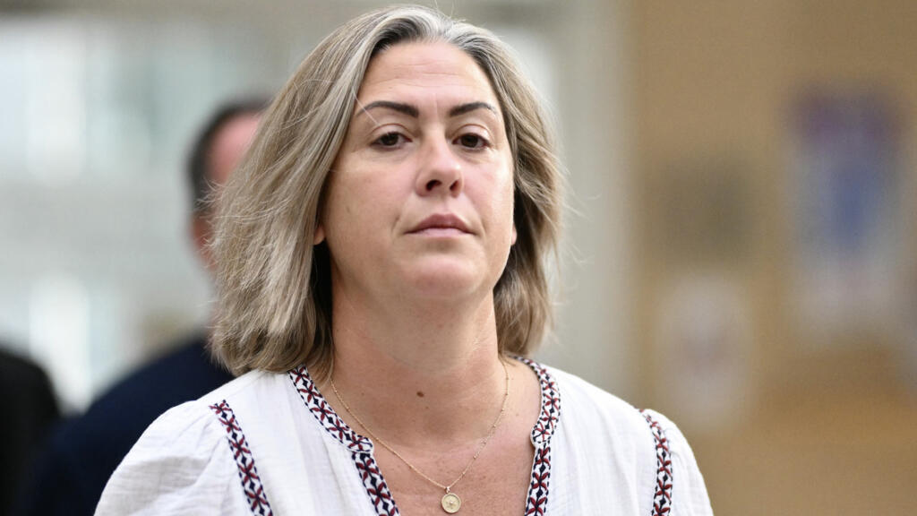 La fille de Gisele Pelicot porte plainte pour abus sexuels contre son père.