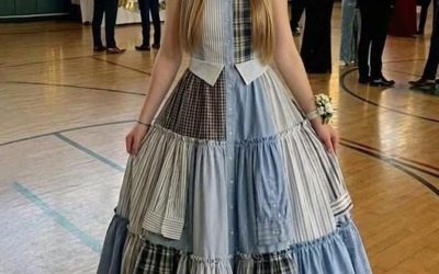 J’ai cousu une robe avec les chemises de mon père pour le bal de promo en son honneur – mes camarades ont ri jusqu’à ce que le proviseur prenne le micro et que le silence se fasse dans la salle.