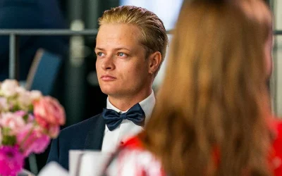 Le fils de la princesse héritière de Norvège est condamné à quatre ans de prison pour viol.