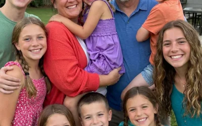 Mon mari et nos trois fils ont disparu lors d’une tempête – 5 ans plus tard, ma plus jeune fille m’a tendu un mot au milieu de la nuit et m’a dit : « Maman, je sais ce qui s’est vraiment passé ce jour-là. »