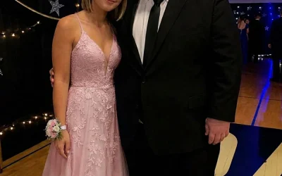 La fille la plus populaire du lycée a invité mon fils, maltraité, à danser au bal de promo – c’était une mauvaise blague, mais ce qu’il a fait ensuite m’a fait trembler.