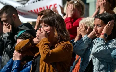 Dans un procès historique pour abus sexuels sur mineurs, des victimes demandent pourquoi la France refuse de savoir.