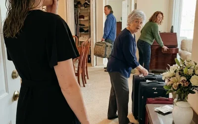 Après les funérailles de mon mari, je suis rentrée chez moi, ma robe noire encore collée à ma peau. J’ai ouvert la porte… et j’ai trouvé ma belle-mère et huit membres de ma famille en train de faire leurs valises comme s’il s’agissait d’un hôtel.